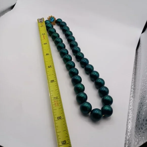 Vintage Pearlized Teal Emerald Green 14mm Bead Choker Necklace Sparkly Clasp - Picture 5 of 5
